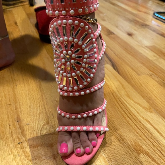 New Pink Pearl Shoe - Picture 2 of 7